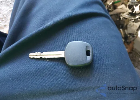 2005 Toyota Camry Xle z USA, uszkodzony, nr VIN 4T1BE32K15U968064